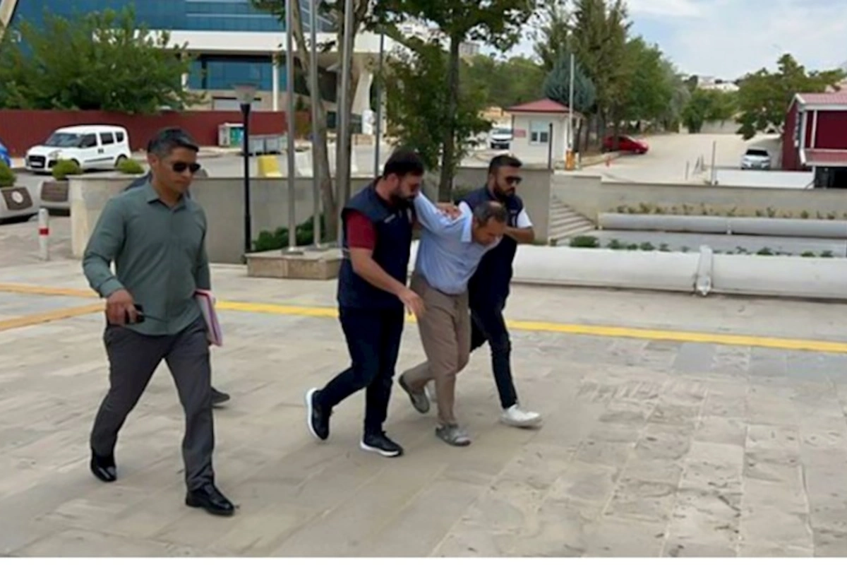 Atatürkün heykəlinə daş atan şəxs saxlanıldı — FOTO