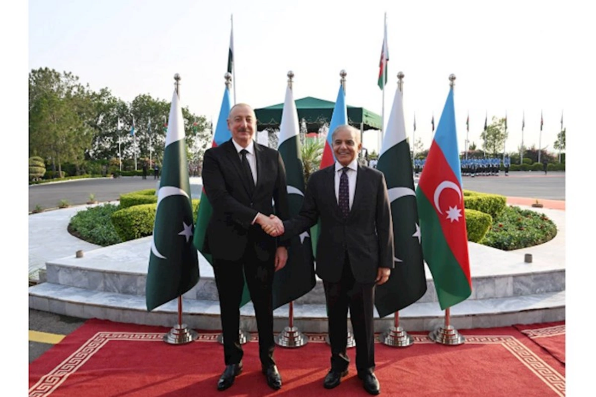 Pakistan-Azərbaycan qardaşlığı xalqlarımızın əsrlərlə bundan əvvələ təsadüf edən, bir-birinə olan dərin hisslərə əsaslanır