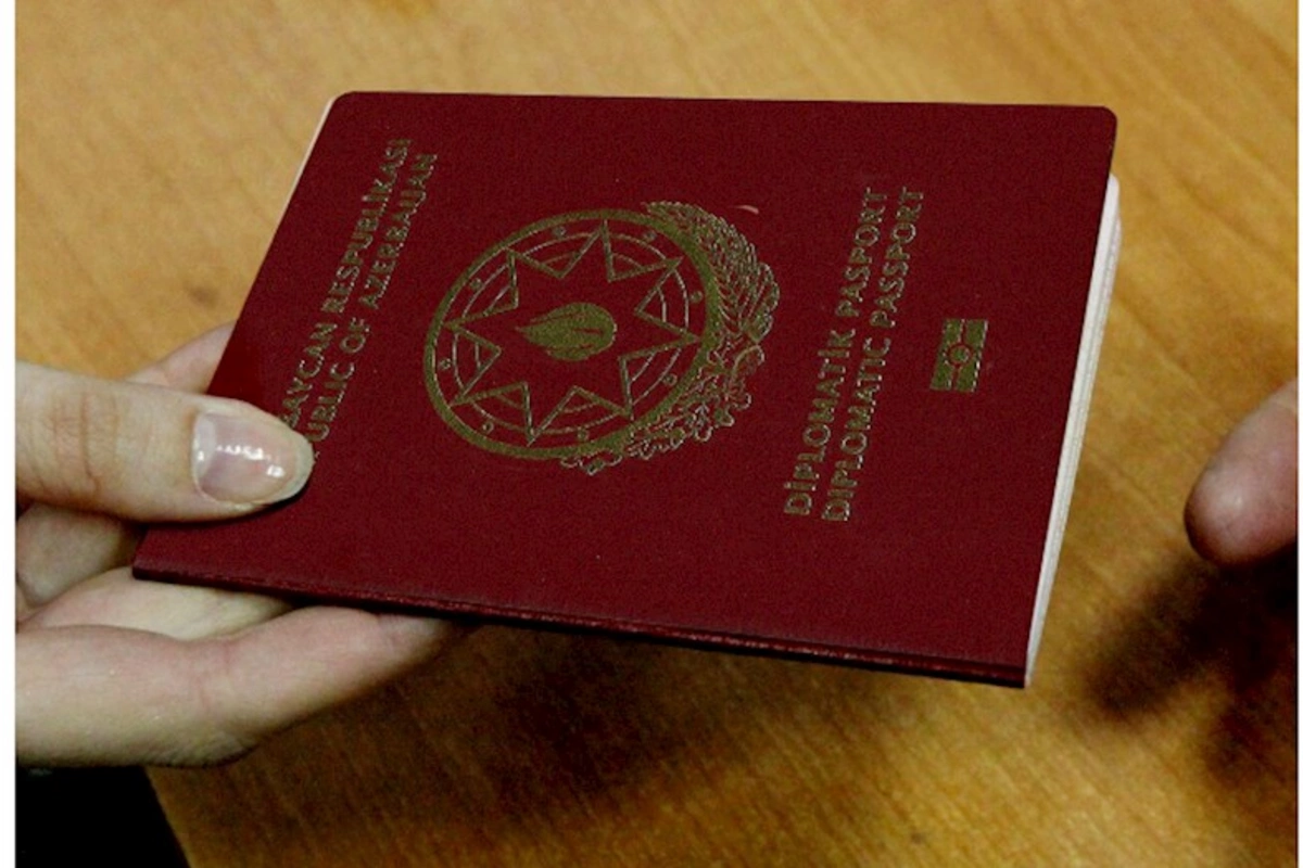 Diplomatik pasportu olanlar bu ölkəyə də vizasız gedə biləcək