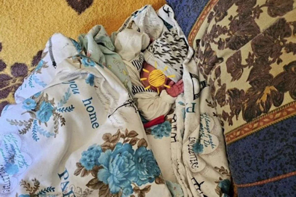 Bakıda baxımsız qalan 15 günlük körpə xilas edildi
