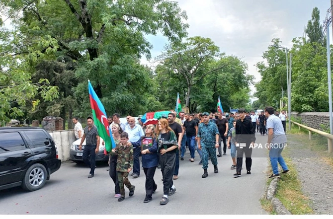 Kəlbəcərdə uçqun altında qalaraq həlak olan hərbçi dəfn edildi — FOTO