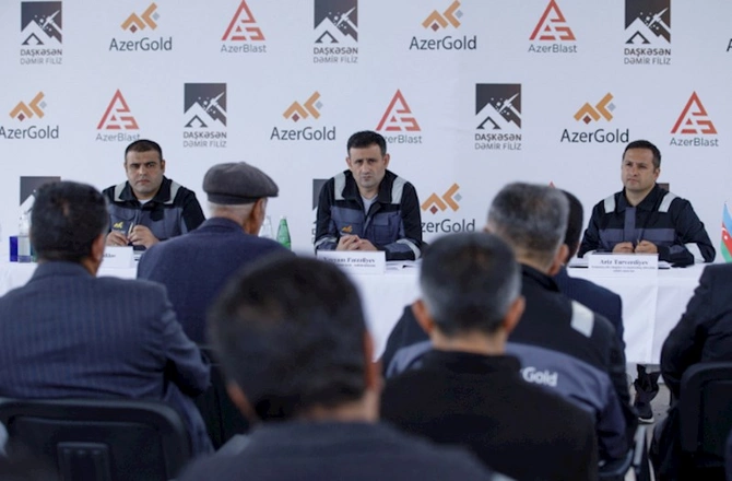 “AzerGold” tərəfindən Daşkəsəndə növbəti vətəndaş görüşü keçirildi — FOTOLAR “AzerGold” tərəfindən Daşkəsəndə növbəti vətəndaş görüşü keçirildi — FOTOLAR