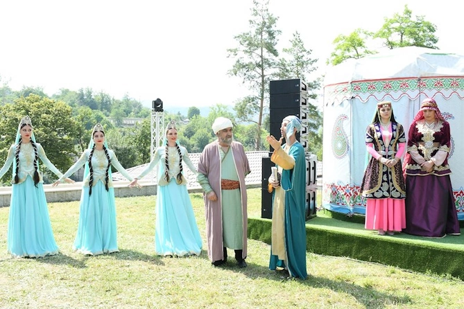 Şuşada poeziya bayramında Füzuli hücrələri — FOTOLAR Şuşada poeziya bayramında Füzuli hücrələri — FOTOLAR