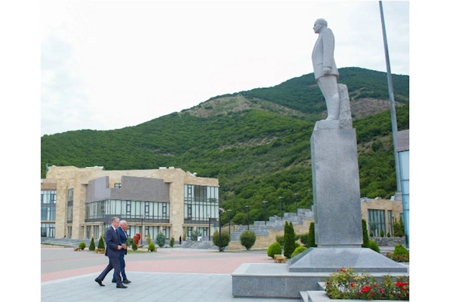 Muxtar Babayev Şəkidə vətəndaşları qəbul etdi — FOTOLAR