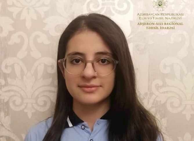 700 bal toplayan Şəbnəmin FOTOSU 700 bal toplayan Şəbnəmin FOTOSU