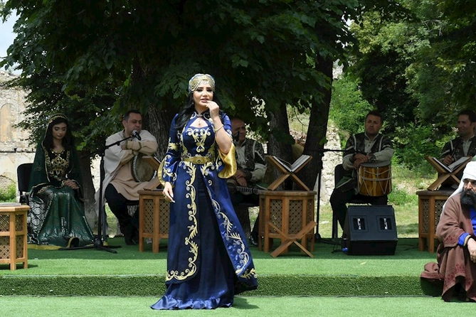 Mədəniyyət paytaxtımızda növbəti Vaqif Poeziya Günləri başa çatıb — FOTOLAR Mədəniyyət paytaxtımızda növbəti Vaqif Poeziya Günləri başa çatıb — FOTOLAR
