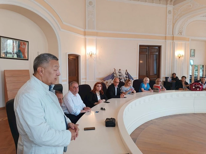 Həsən bəy Zərdabi mükafatı və AJB-nin üzvlük vəsiqəsi Elşad Paşasoya təqdim olundu — FOTOLAR
