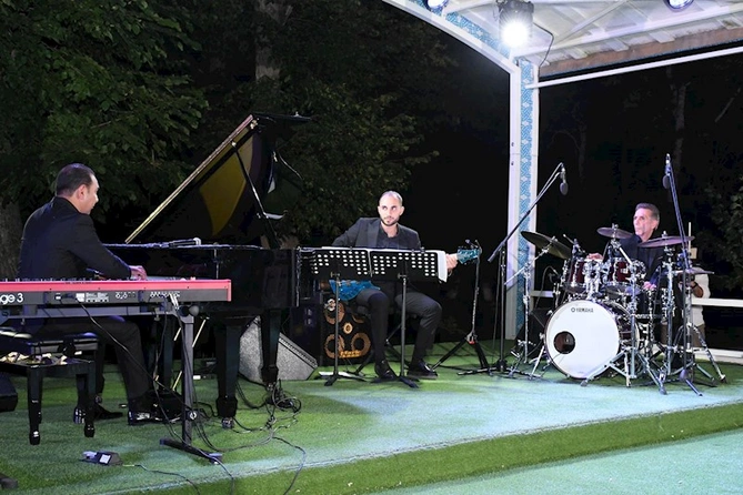 Vaqif Poeziya Günləri çərçivəsində Şuşada ilk dəfə etnocaz konserti — FOTOLAR Vaqif Poeziya Günləri çərçivəsində Şuşada ilk dəfə etnocaz konserti — FOTOLAR