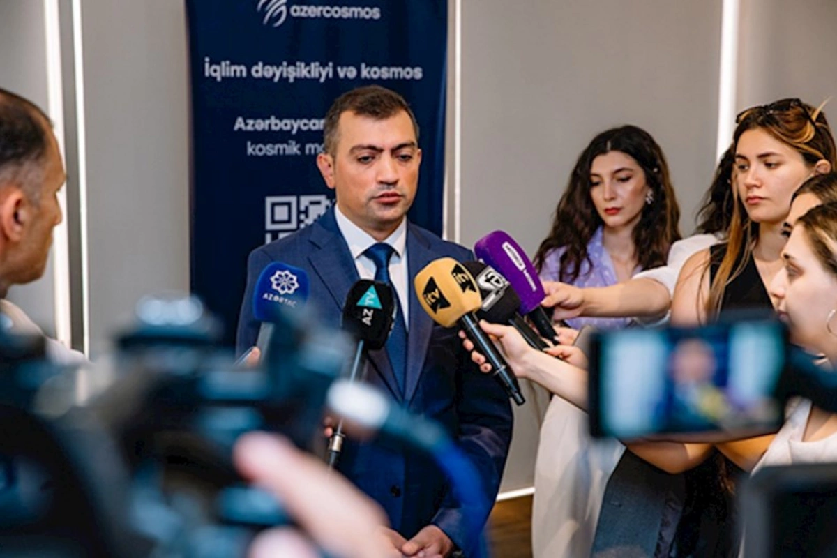 “İqlim dəyişikliyi və kosmos” mövzusunda media nümayəndələri ilə görüş keçirildi — FOTOLAR