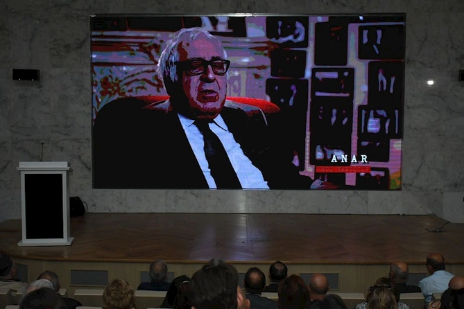 Vaqif Poeziya Günləri çərçivəsində “Sözün repressiyası” filmi nümayiş olundu — FOTOLAR Vaqif Poeziya Günləri çərçivəsində “Sözün repressiyası” filmi nümayiş olundu — FOTOLAR