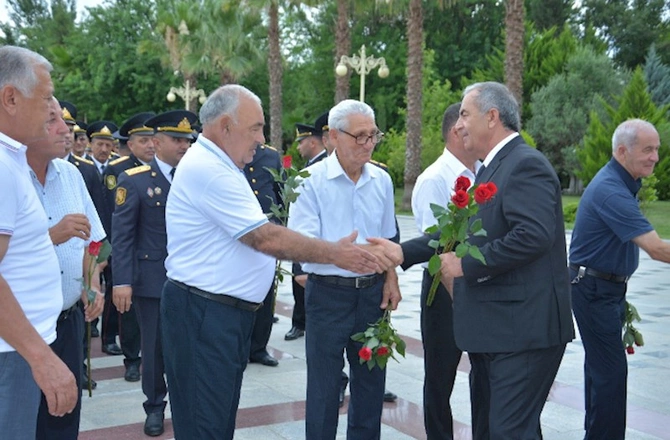 Salyanda “2 İyul - Azərbaycan Polisi Günü” ilə bağlı tədbir — FOTOLAR Salyanda “2 İyul - Azərbaycan Polisi Günü” ilə bağlı tədbir — FOTOLAR