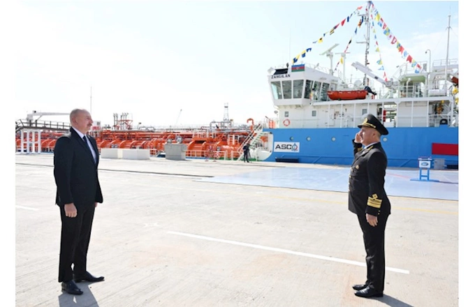 Prezident “Zəngilan” tankerinin istismara verilməsi mərasimində — FOTOLAR (YENİLƏNİB)