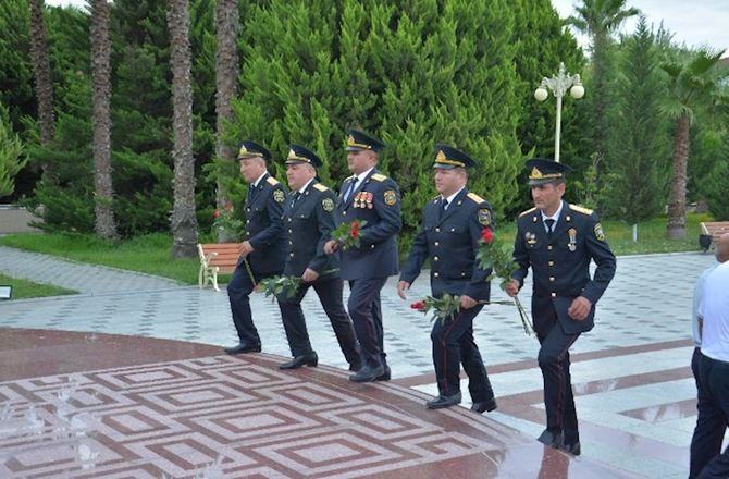 Salyanda “2 İyul - Azərbaycan Polisi Günü” ilə bağlı tədbir — FOTOLAR Salyanda “2 İyul - Azərbaycan Polisi Günü” ilə bağlı tədbir — FOTOLAR