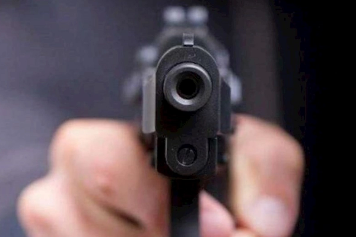 Ermənistanda İraq vətəndaşı özünü və iki polisi güllələyib