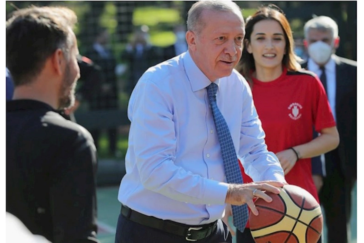 Ərdoğan nazir və deputatlarla basketbol oynadı — FOTO