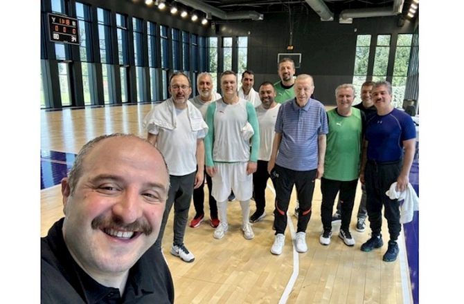 Ərdoğan nazir və deputatlarla basketbol oynadı — FOTO
