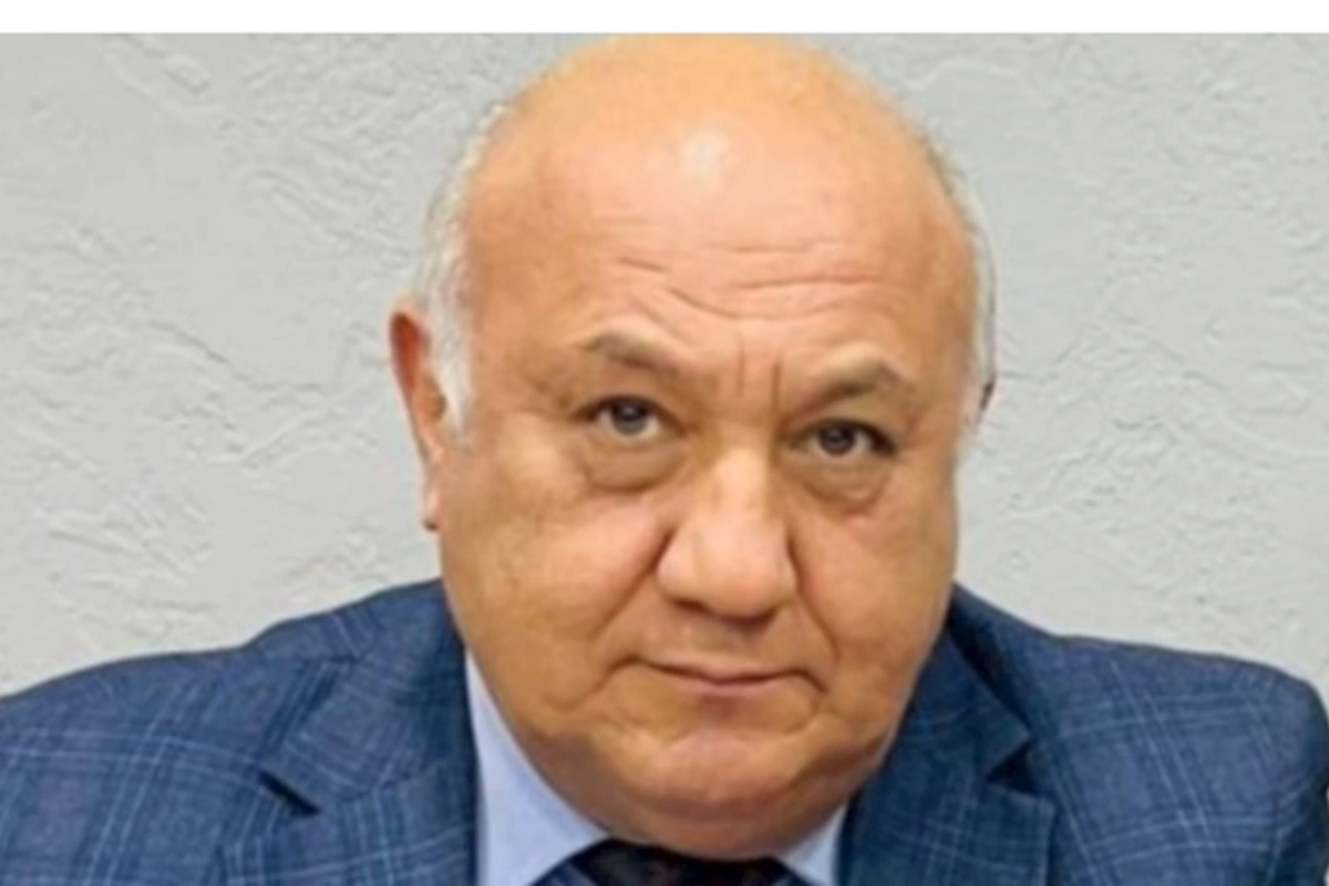 Vaqif Əsədov mətbuat nümayəndələrini təbrik edib