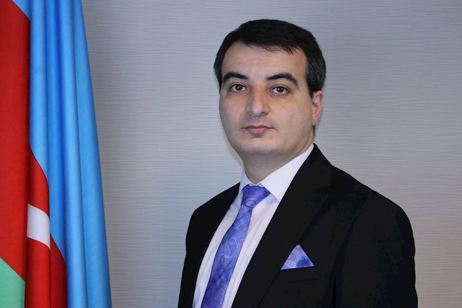 “Harris ilə Trampın mübarizəsi də çox gərgin keçəcək” — Politoloq