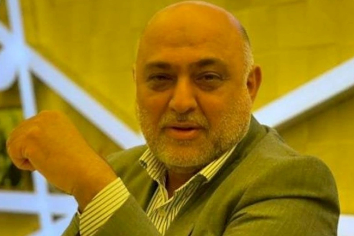 Ağ çiçəyimdən təmzinat tələb edən sahibkar butulka ilə döyüldü: Hacıdan niyə pul istəyirsən? — VİDEO(FOTOLAR)