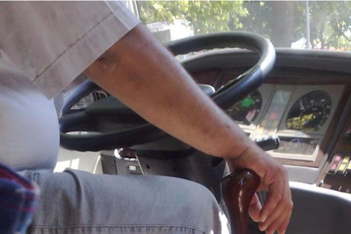 Sərnişinlər narazıdır: Rayon avtobusları bərbad haldadır