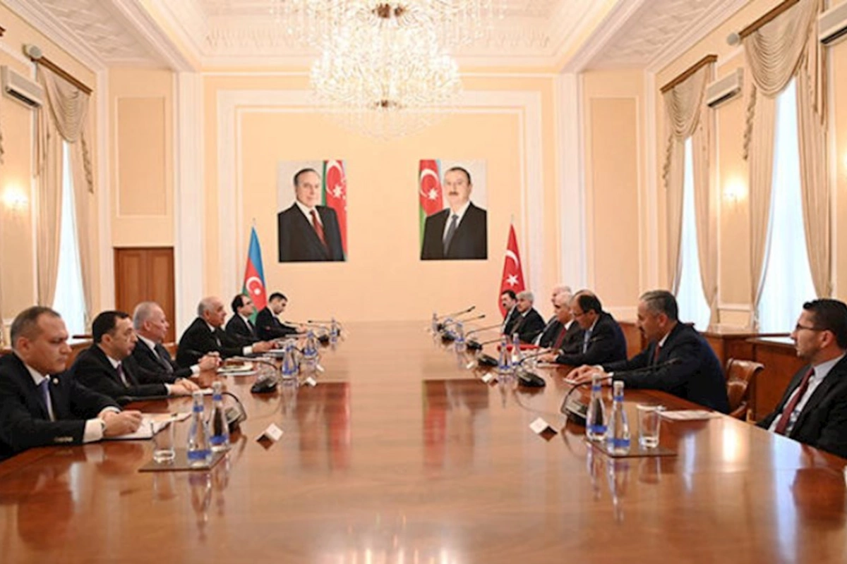 Əli Əsədov Kadir Özkaya ilə görüşdü