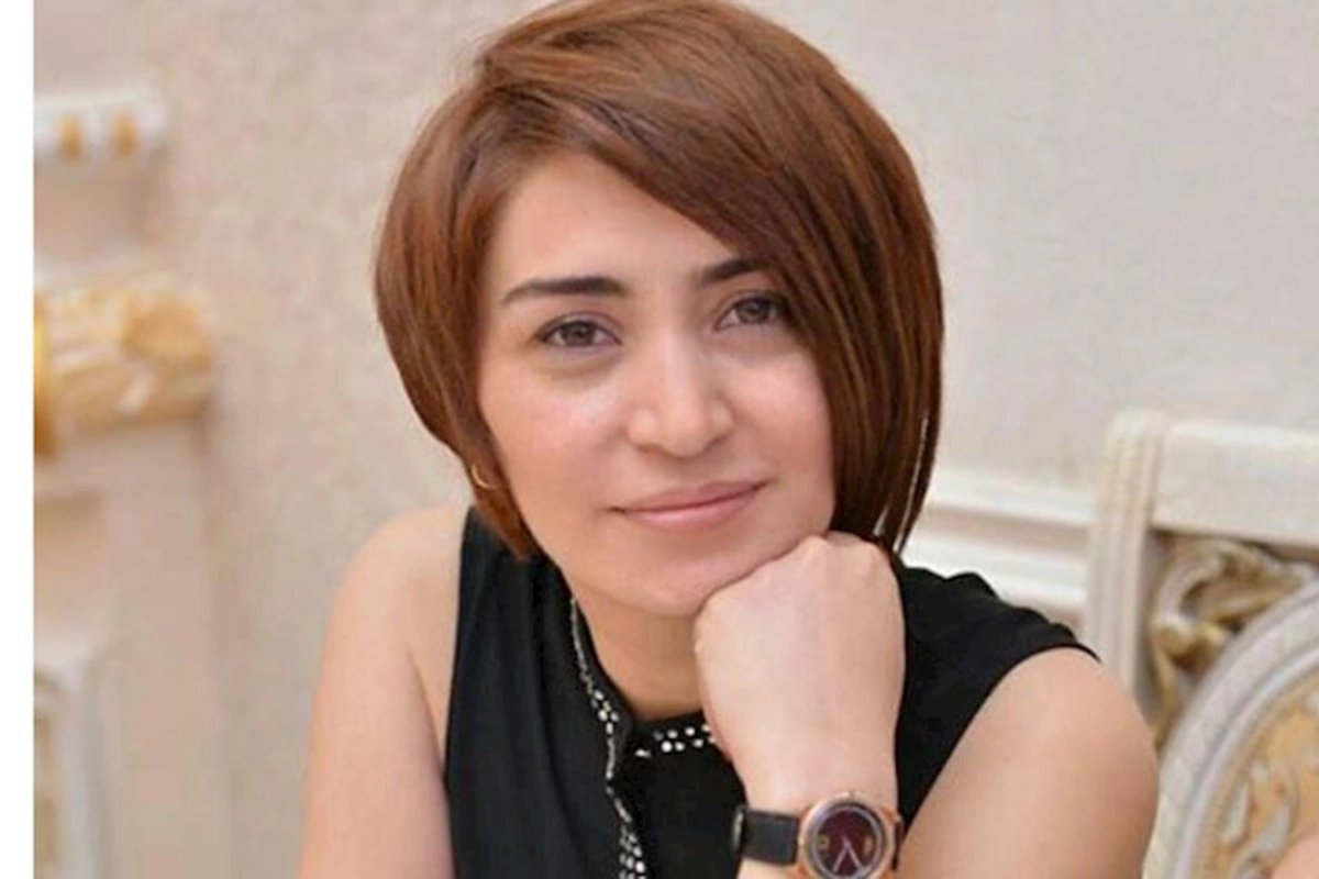 Məclis yiyəsinə dedim ki, təyyarənin sağındakı yerləri alsın, tək oturum