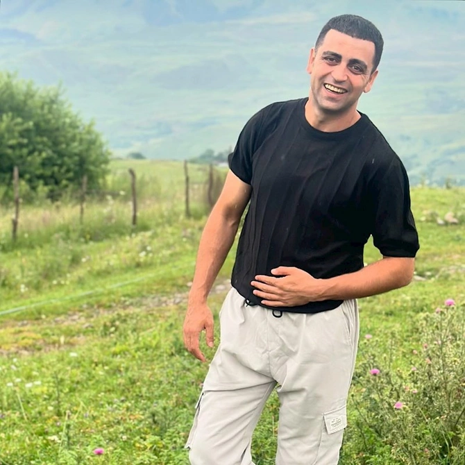 Deputat bu aparıcını təriflədi — FOTO Deputat bu aparıcını təriflədi — FOTO