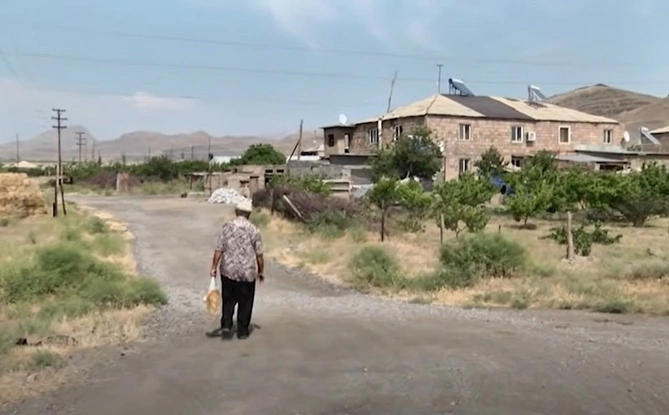 Arazdəyən kəndi ilə bağlı xəbər Ermənistanı çalxaladı — FOTOLAR Arazdəyən kəndi ilə bağlı xəbər Ermənistanı çalxaladı — FOTOLAR