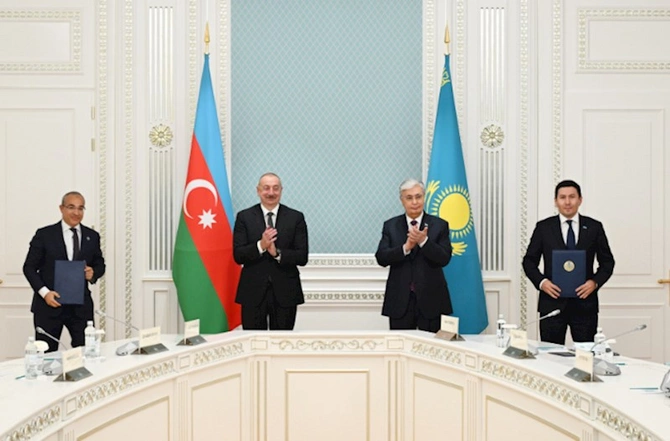 Azərbaycanla Qazaxıstan arasında imzalanmış Səhmdarlar Müqaviləsinin mübadiləsi mərasimi — FOTO