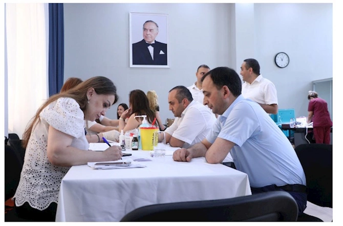 ETSN-də növbəti dəfə könüllü qanvermə aksiyası keçirilib — FOTOLAR ETSN-də növbəti dəfə könüllü qanvermə aksiyası keçirilib — FOTOLAR