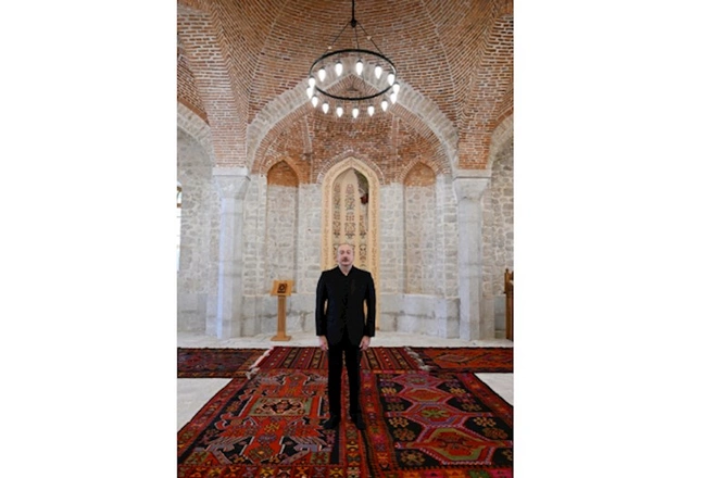 Şuşada Aşağı Gövhər Ağa məscidinin açılışı — FOTOLAR (YENİLƏNİB) Şuşada Aşağı Gövhər Ağa məscidinin açılışı — FOTOLAR (YENİLƏNİB)