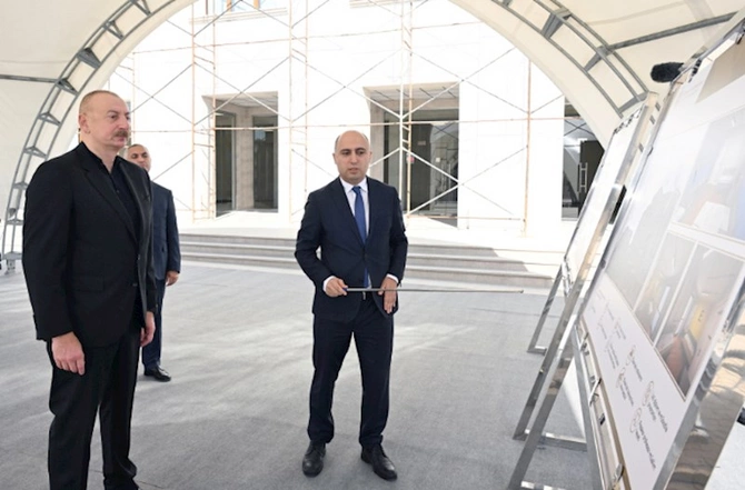 Prezident Qarabağ Universitetində görülən işlərlə tanış oldu — FOTOLAR