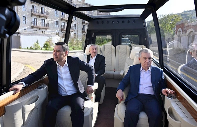 Azərbaycan, Özbəkistan və Qırğızıstan prezidentləri Şuşada gəziblər — FOTOLAR