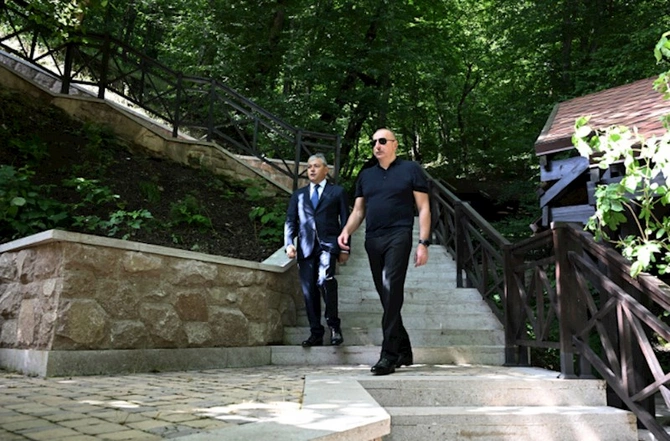 Prezident “İsa bulağı” istirahət kompleksinin açılışında — FOTOLAR Prezident “İsa bulağı” istirahət kompleksinin açılışında — FOTOLAR