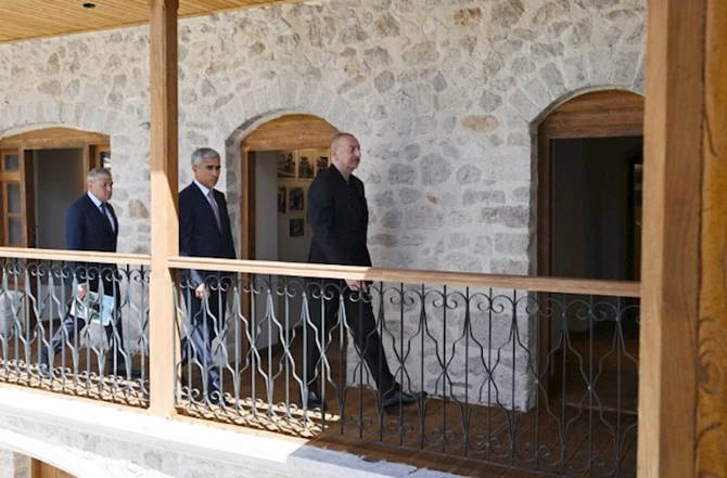 Şuşada Aşağı Gövhər Ağa məscidinin açılışı — FOTOLAR (YENİLƏNİB) Şuşada Aşağı Gövhər Ağa məscidinin açılışı — FOTOLAR (YENİLƏNİB)