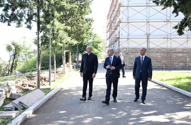 Prezident Qarabağ Universitetində görülən işlərlə tanış oldu — FOTOLAR