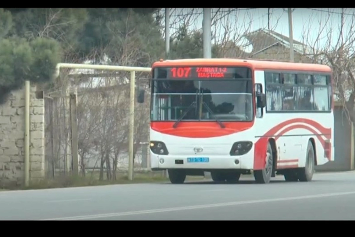 Koroğlu - Buzovna avtobusunun sürücüsü sərnişinlərdən niyə artıq pul istəyir?