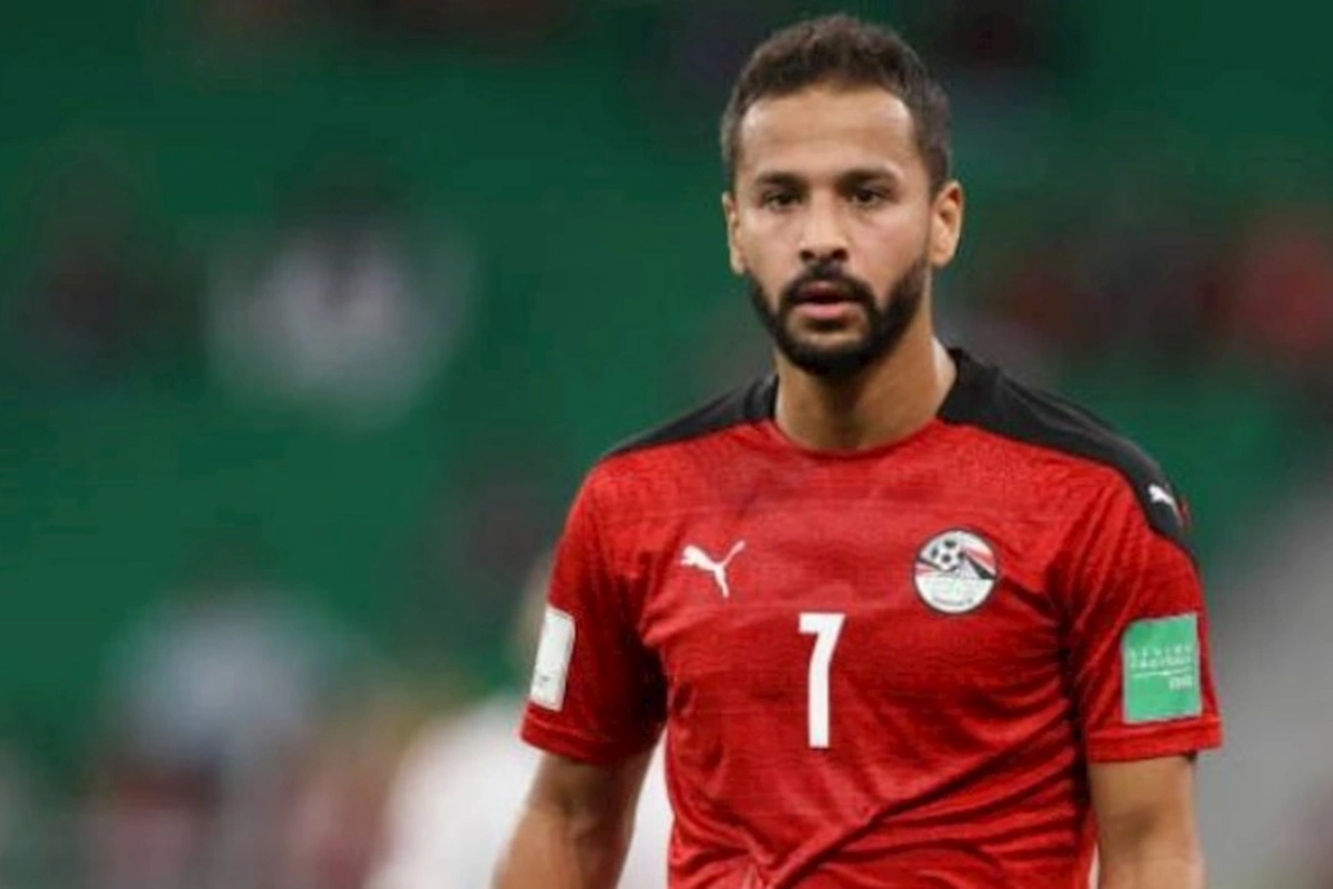 Futbolçu oyunda infarktdan öldü