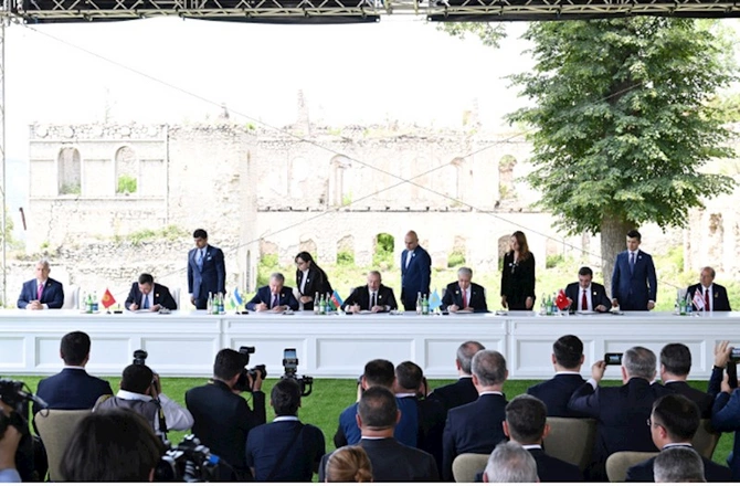 TDT-yə üzv ölkələrin liderləri Qarabağ Bəyannaməsini imzaladılar — FOTOLAR TDT-yə üzv ölkələrin liderləri Qarabağ Bəyannaməsini imzaladılar — FOTOLAR