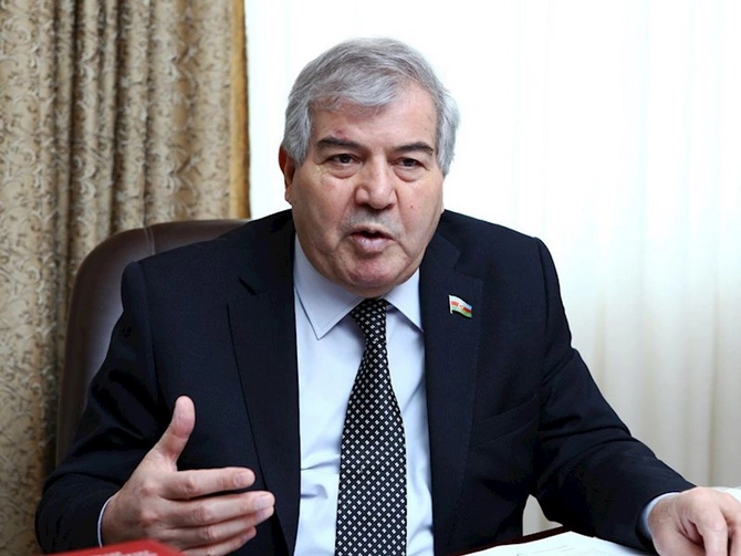 Siyasi partiyaların seçki şüarları: İlk dəfə işğal problemi olmayacaq... — FOTOLAR