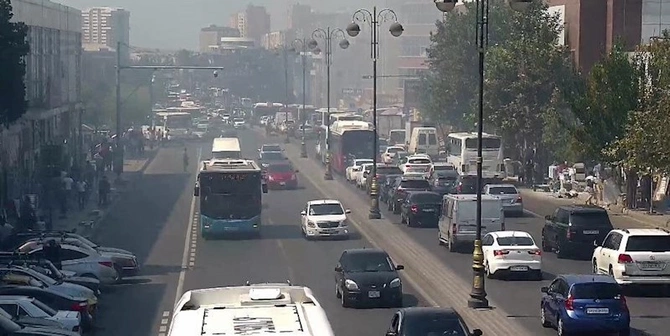 Bakının məşhur bazarının yaxınlığındakı yanğın söndürülüb — YENİLƏNDİ (FOTOLAR)