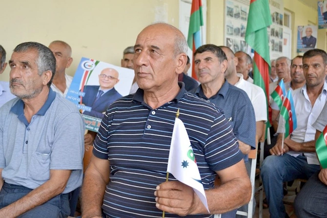 Elçin Mirzəbəyli Qarabağlı və Rəhimli kəndlərində seçicilərlə görüşüb — FOTOLAR