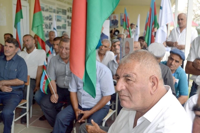 Elçin Mirzəbəyli Qarabağlı və Rəhimli kəndlərində seçicilərlə görüşüb — FOTOLAR