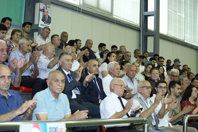 Azay Quliyevin seçicilərlə görüşüləri davam edir —“ Heç vaxt deputatımızı axtarmadıq, həmişə o bizi aradı” Azay Quliyevin seçicilərlə görüşüləri davam edir —“ Heç vaxt deputatımızı axtarmadıq, həmişə o bizi aradı”