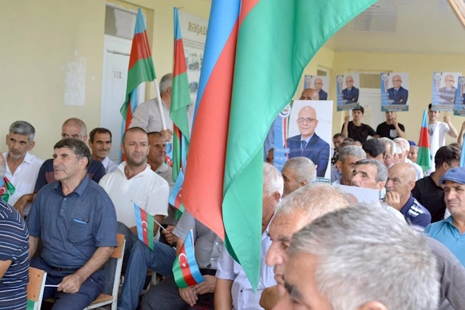 Elçin Mirzəbəyli Qarabağlı və Rəhimli kəndlərində seçicilərlə görüşüb — FOTOLAR