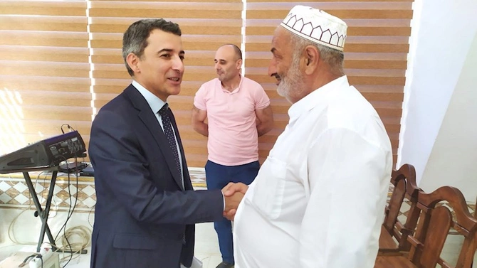 Fariz İsmayılzadə Lənkəran şəhərində seçicilər ilə görüşlər keçirdi — FOTOLAR Fariz İsmayılzadə Lənkəran şəhərində seçicilər ilə görüşlər keçirdi — FOTOLAR