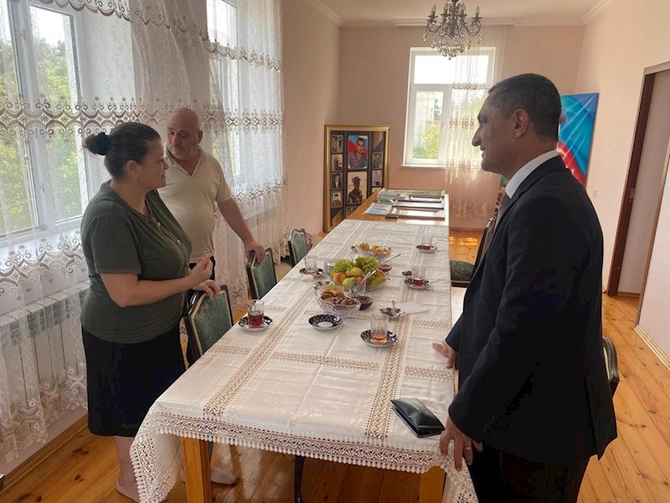 12 saylı Xəzər birinci seçki dairəsindən namizəd Soltan Məmmədov seçkilərinə dair hesabat yaydı — FOTOLAR 12 saylı Xəzər birinci seçki dairəsindən namizəd Soltan Məmmədov seçkilərinə dair hesabat yaydı — FOTOLAR