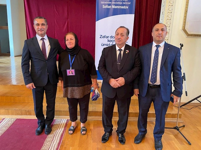 12 saylı Xəzər birinci seçki dairəsindən namizəd Soltan Məmmədov seçkilərinə dair hesabat yaydı — FOTOLAR 12 saylı Xəzər birinci seçki dairəsindən namizəd Soltan Məmmədov seçkilərinə dair hesabat yaydı — FOTOLAR