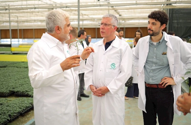 Birləşmiş Krallığın Azərbaycandakı səfiri Tahir Gözelin GreenTech müəssisəsini ziyarət edib — FOTOLAR