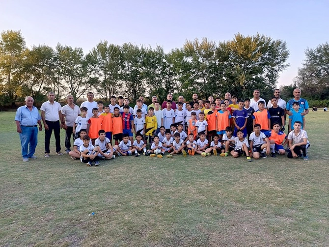 ATXƏM Şirvan və Qaraçalada futbolun inkişafına dəstək verir — FOTOLAR